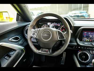 Chevrolet Camaro ZL1 6.2 V8 RWD - MANUAL 6 – SHOCK YELLOW (2020) - Foto 11