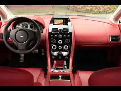 Aston-Martin V8 Vantage S COUPE SPORTSHIFT II - STRATUS WHITE METALLIC (2017) - Photo 11