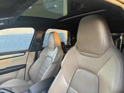 Porsche Cayenne Cayenne Turbo/21/Pano/Camera/ Burmester/ (2018) - Photo 13