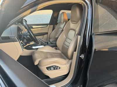 Porsche Cayenne Cayenne Turbo/21/Pano/Camera/ Burmester/ (2018) - Photo 9