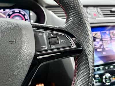 Skoda Octavia III COMBI RS 2.0 TSI 245 CV *CANTON* *ATTELAGE* SIEGES ELEC (2020) - Foto 13