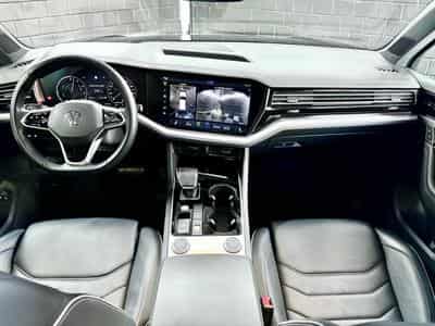 VW Touareg 3.0 TSi V6 PHEV 4MOTION Elegance 381 CV  * Attelage * (2022) - Foto 11