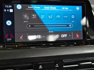 VW Golf GTI Clubsport 2.0 TSI 300 CV DSG7 *PANO* *MATRIX* HARMAN* (2024) - Foto 13