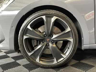 Cupra Leon ST 2.0 TSI 300CV *PANO* *HAYON* CAM* *KEYLESS* (2023) - Photo 3