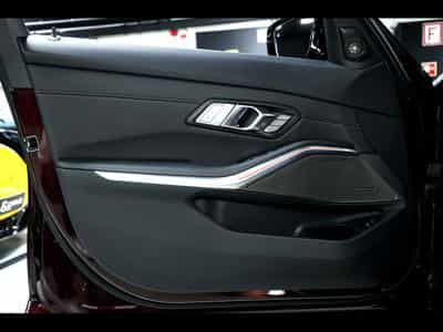 BMW M3 COMPETITION LIMOUSINE (G80) - MADEIRA RED METALLIC – BMW IND (2025) - Photo 9