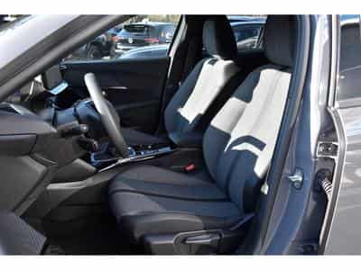 Peugeot 2008 1.2 PureTech Allure ACC GPS LANE SIDE REGUL CAM 360 1° MAIN (2025) - Photo 6