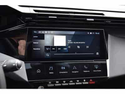 Peugeot 408 1.2 PureTech Allure EAT8 ACC LANE GPS CAM 1° MAIN (2024) - Photo 11