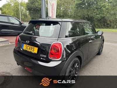 Mini Cooper 1.5 136cv Automat. Carbon Black Color Line (2018) - Foto 4