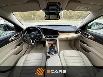 Alfa-Romeo Giulia 2.0 Super 200cv AT8 (2017) - Photo 10