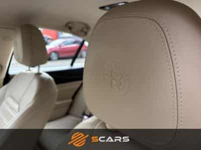 Alfa-Romeo Giulia 2.0 Super 200cv AT8 (2017) - Photo 13