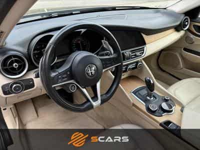 Alfa-Romeo Giulia 2.0 Super 200cv AT8 (2017) - Photo 14