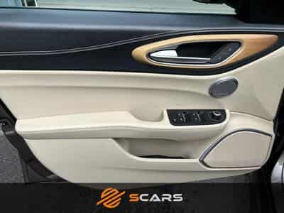 Alfa-Romeo Giulia 2.0 Super 200cv AT8 (2017) - Photo 15