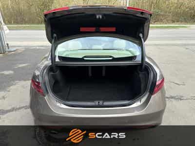 Alfa-Romeo Giulia 2.0 Super 200cv AT8 (2017) - Photo 7