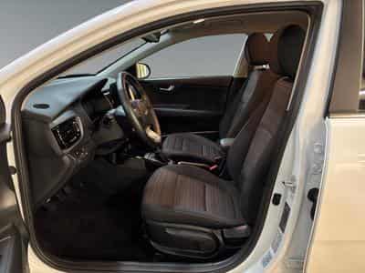 Kia Stonic Pulse 1.0T ISG (2024) - Foto 9