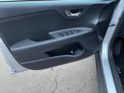 Kia Stonic Pulse 1.0T ISG (2024) - Foto 10