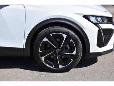 Peugeot 408 1.6 PHEV Hybride EAT8 Allure GPS LANE CAM360 1° MAIN (2024) - Photo 4