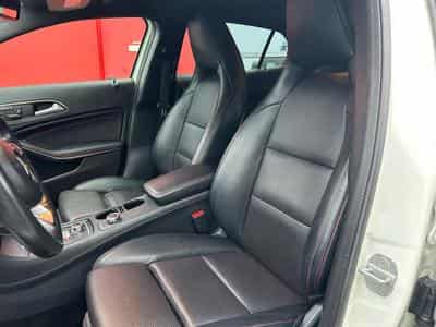 Mercedes GLA 45 AMG 4MATIC (2016) - Photo 10