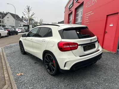 Mercedes GLA 45 AMG 4MATIC (2016) - Photo 2