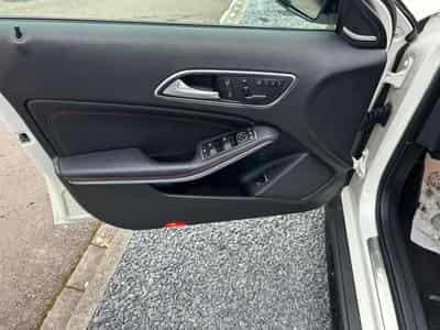 Mercedes GLA 45 AMG 4MATIC (2016) - Photo 9