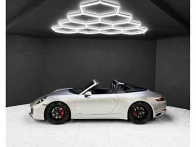 Porsche 911 991.2 Targa 4 GTS - 1st owner - full Porsche service (2019) - Photo 2