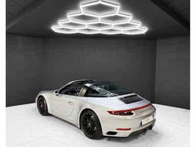 Porsche 911 991.2 Targa 4 GTS - 1st owner - full Porsche service (2019) - Photo 3