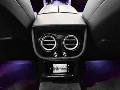 Bentley Bentayga 4.0 V8 (2018) - Photo 14