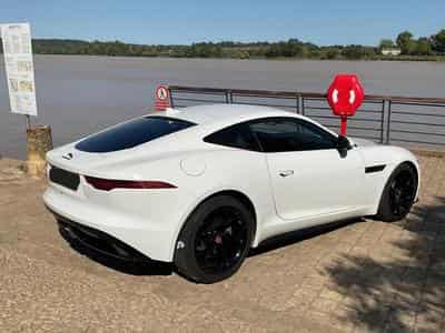 Jaguar F-Type F-Type Coupe P300 R-Dynamic (2020) - Photo 4