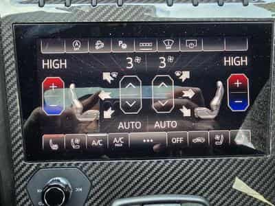 Lamborghini Urus Performante (2024) - Photo 12