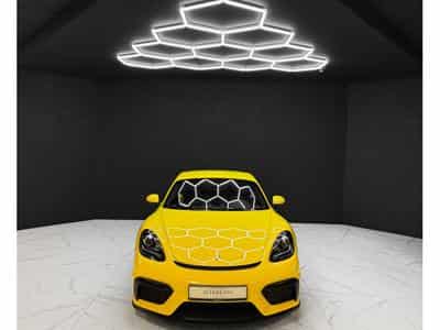 Porsche Cayman 718 GT4 (2020) - Photo 8