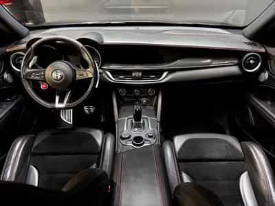 Alfa-Romeo Stelvio Quadrifoglio Q4 (2018) - Foto 12