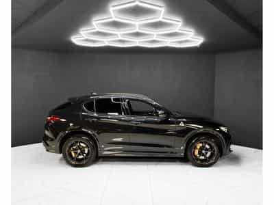 Alfa-Romeo Stelvio Quadrifoglio Q4 (2018) - Foto 6