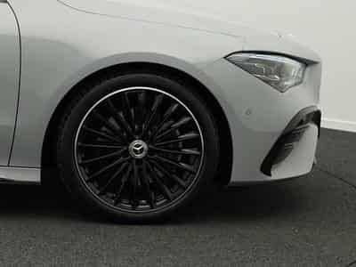 Mercedes CLA 200 AMG-Line Cpe Multi+Night+Kamera+19"+Ambi (2025) - Foto 8