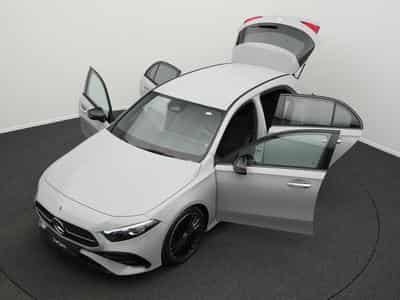 Mercedes A 200 AMG-Line Multi+Night+19"+Ambi (2025) - Photo 14