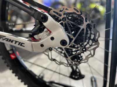 Fantic XMF 1.7 CARBON SPORT 720Wh, 29''-27,5'', freins 4 pistons, 90 Nm (2026) - Foto 3