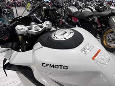 CF Moto SR (2025) - Foto 6