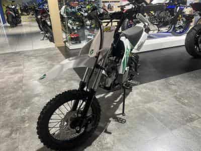 YCF Lite F (2024) - Foto 2