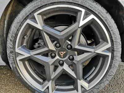 Cupra Leon 2.0 TSi DSG 333  4DRIVE (2025) - Photo 4