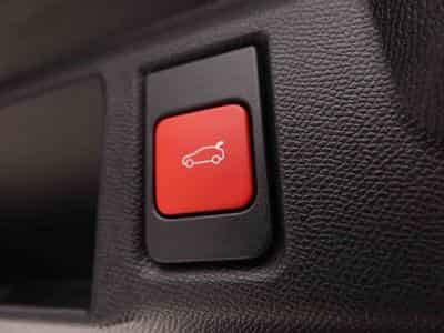 Opel Grandland 1.2 T Hybrid 145 GS (2025) - Photo 9