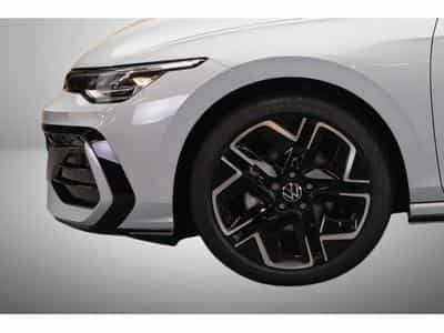 VW Golf 1.5 eTSI mHEV 150 DSG R-Line (2025) - Photo 9