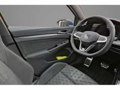 VW Golf 1.5 eTSI mHEV 150 DSG R-Line (2025) - Photo 9