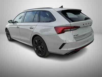 Skoda Octavia 2.0 TSi DSG 265 RS (2025) - Foto 2