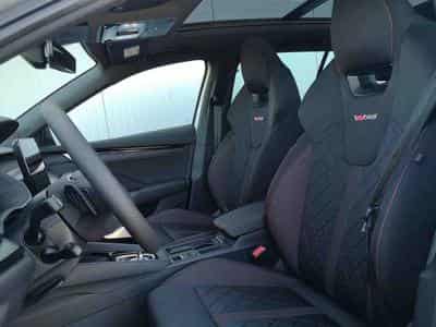 Skoda Octavia 2.0 TSi DSG 265 RS (2025) - Foto 6