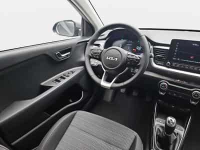 Kia Stonic 1.0 T-GDI 100 Vision (2026) - Photo 8