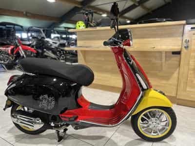 Vespa Primavera Mickey Mouse Edition 4T  classe B 45 Km/h (2025) - Foto 1