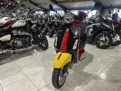 Vespa Primavera Mickey Mouse Edition 4T  classe B 45 Km/h (2025) - Foto 2