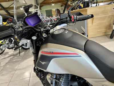 Moto Guzzi V85 TT TRAVEL (2026) - Foto 6