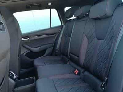 Skoda Octavia 2.0 TSi DSG 265 RS (2025) - Foto 7