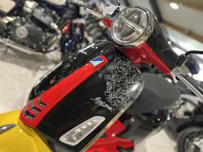 Vespa Primavera Mickey Mouse Edition (2026) - Photo 6