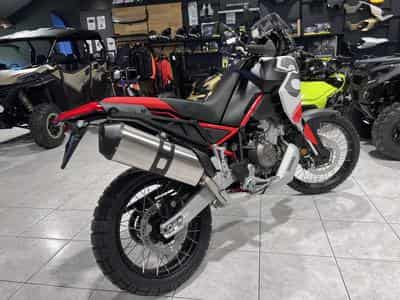 Aprilia Tuareg 660 Hailstrom White disponible aussi en 35 KW (2026) - Photo 3