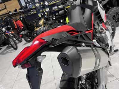 Aprilia Tuareg 660 Hailstrom White disponible aussi en 35 KW (2026) - Photo 5